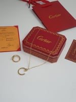 اكسسوارات نسائيه ماركات متنوعه مع جميع الملحقات ال...