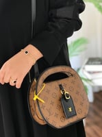 عرض ع شنط لويس