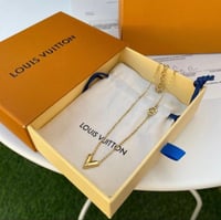 سلسال لويس فيتون