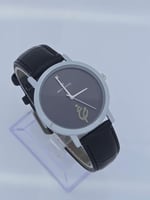 ساعة رجالي جلد مع تصميم الاسم حسب الطلب