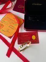 سواره يد واقف نسائي كارتير