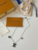 سلسال عنق نسائي لويس فيتون