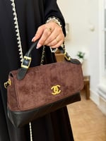 شنط شانيل درجه اولى الوان مختلفه حجم كبيره الاكثر...