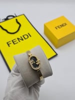 ساعه فندي نسائي