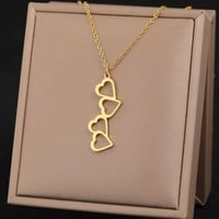 اهدي من تحب سلسال قلب روعه.