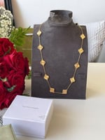 سلسال عنق نسائي فإن كليف