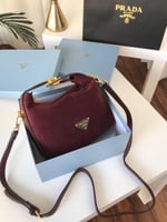 برادا الهبة شنط برادا الجديد بعلبةالماركة