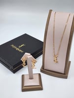 اكسسوارات نسائية من ماركة سان لوران