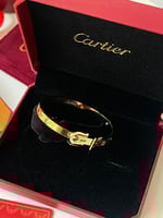 سواره يد واقف نسائي كارتير