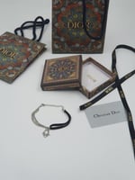 أساور نسائية ... منوعه مع ملحقات الماركه..