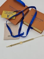 ساور__ نسائي.. جديده من لويس فيتنون.. استيل..