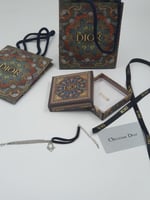 أساور نسائية ... منوعه مع ملحقات الماركه..