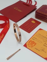 سوار كارتير من مجموعة لوف مع جميع الملحقات