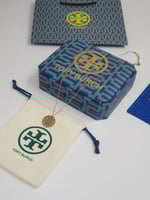 اكسسوارات نسائيه ماركات متنوعه مع جميع الملحقات ال...