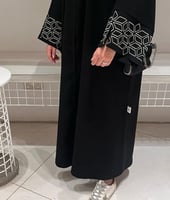 القماش كريب ملكي.+ طرحة