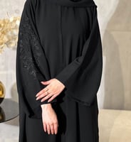 القماش كريب ملكي + طرحة