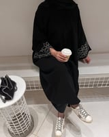 القماش كريب ملكي.+ طرحة