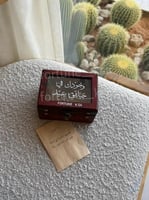 منتج الذكرى مع ميداليه