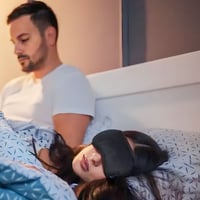 غطاء نوم مع سماعة بينو