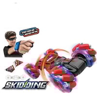 سيارة تحكم باليد والريموت