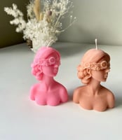 شمعة فتاة الورد ملونة