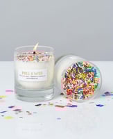 شمعة السكاكر برائحة المارشميلو