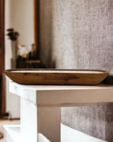 وعاء خشبي طويل