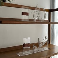 ستاند اسم 3d مع ظرف