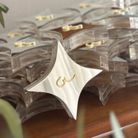 علب نجوم بغطاء مرايا فارغة