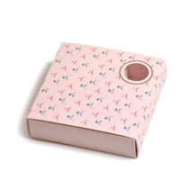 علب ورقية للشكولاتة والحلويات فاخرة بنافذة دائرية...