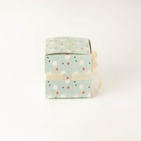 علب التوزيعات الفاخرة لون سماوي بنمط تيرازو بعبارة...