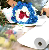 رول ورق بيج لتغليف الهدايا والديكور وزن 4 كيلو جرا...