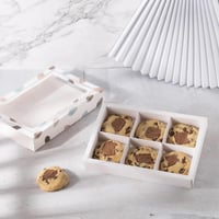 علب ورقية فاخرة للشوكليت والحلويات لون أبيض بنمط ت...