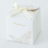 علبة توزيعات بتصميم فاخر بشريطة وعبارة عيدكم مبارك...