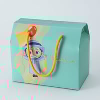 علب التوزيعات للأولاد بلون أخضر وعبارة "عيدكم مبار...