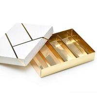 علب ورقية مقسمة طولي بتصميم رخامي فاخر للفطائر وال...