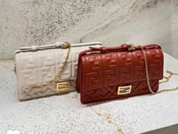 شنطة نسائية من فندي ( خصم مؤقت )