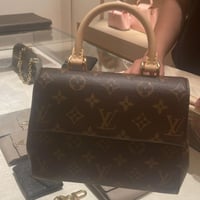 شنطة نسائية مقاس ميني LV