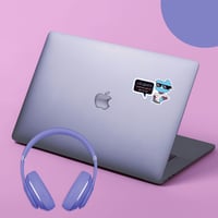 استكر لابتوب (لا تتعلق بأحد)