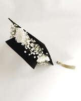 قبعة من ورد