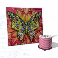 فراشة السعادة