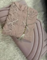 سجاده مخمل مبطنه وشرشف مطرز ومسبحه لون بنك