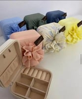 شنط اكسسورا مع اضافة الاسم