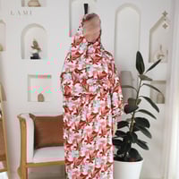 شرشف صلاة مشجر احمر