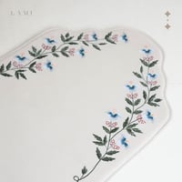 سجادة صلاة همس الأزهار ابيض