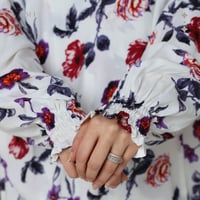 شرشف صلاة مشجر ابيض