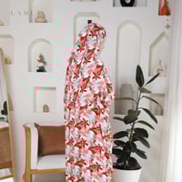 شرشف صلاة مشجر احمر