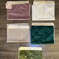 سجادة خفيفة مع طباعة الاسم