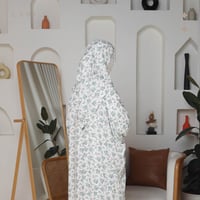 شرشف صلاة مشجر ابيض