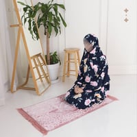 طقم عبير الورد كحلي